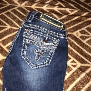 Rock Revival Jeans (25)
